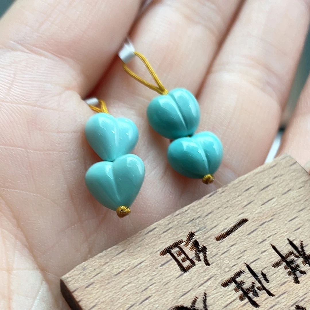 未镶嵌绿松石颈饰