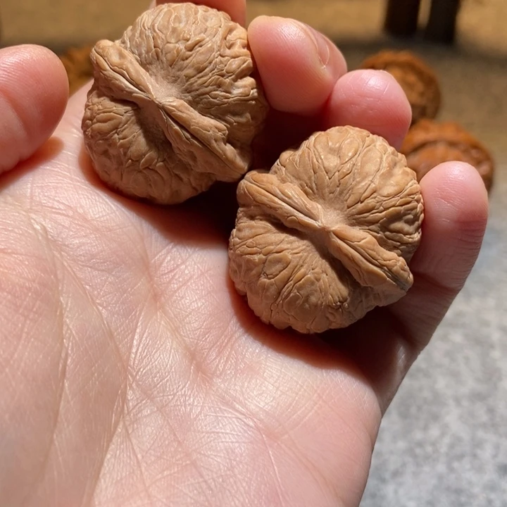 读***叔文玩核桃吊坠34元宝