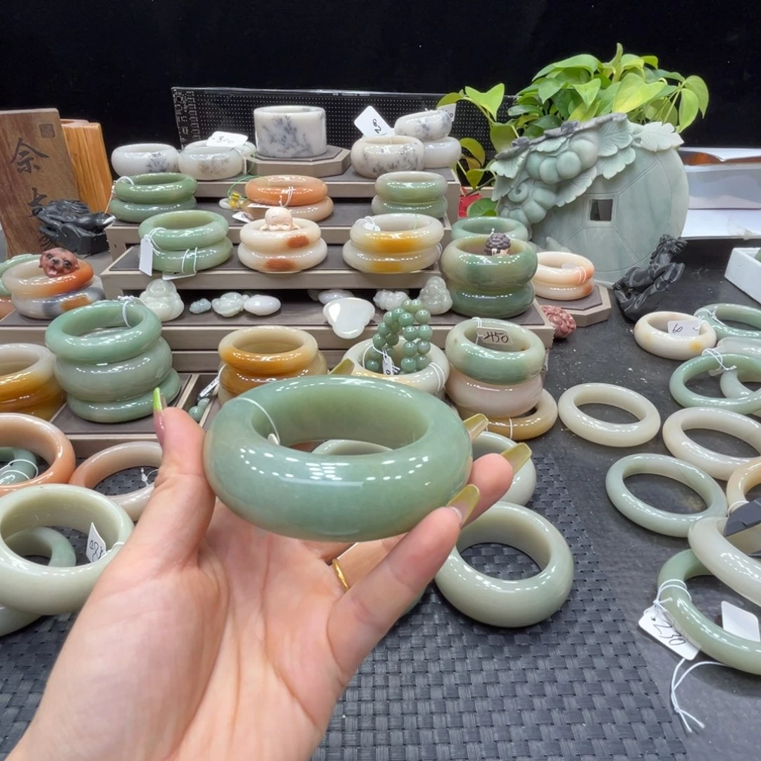 石英质玉手镯未镶嵌?****海