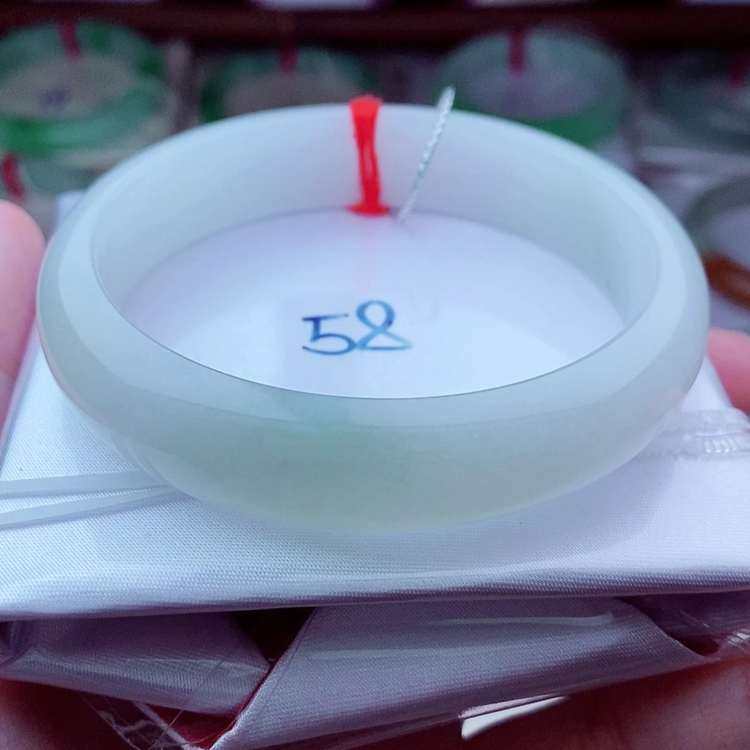 若***爱未镶嵌手镯翡翠8414-58圈口 飘金丝花 冰润细腻