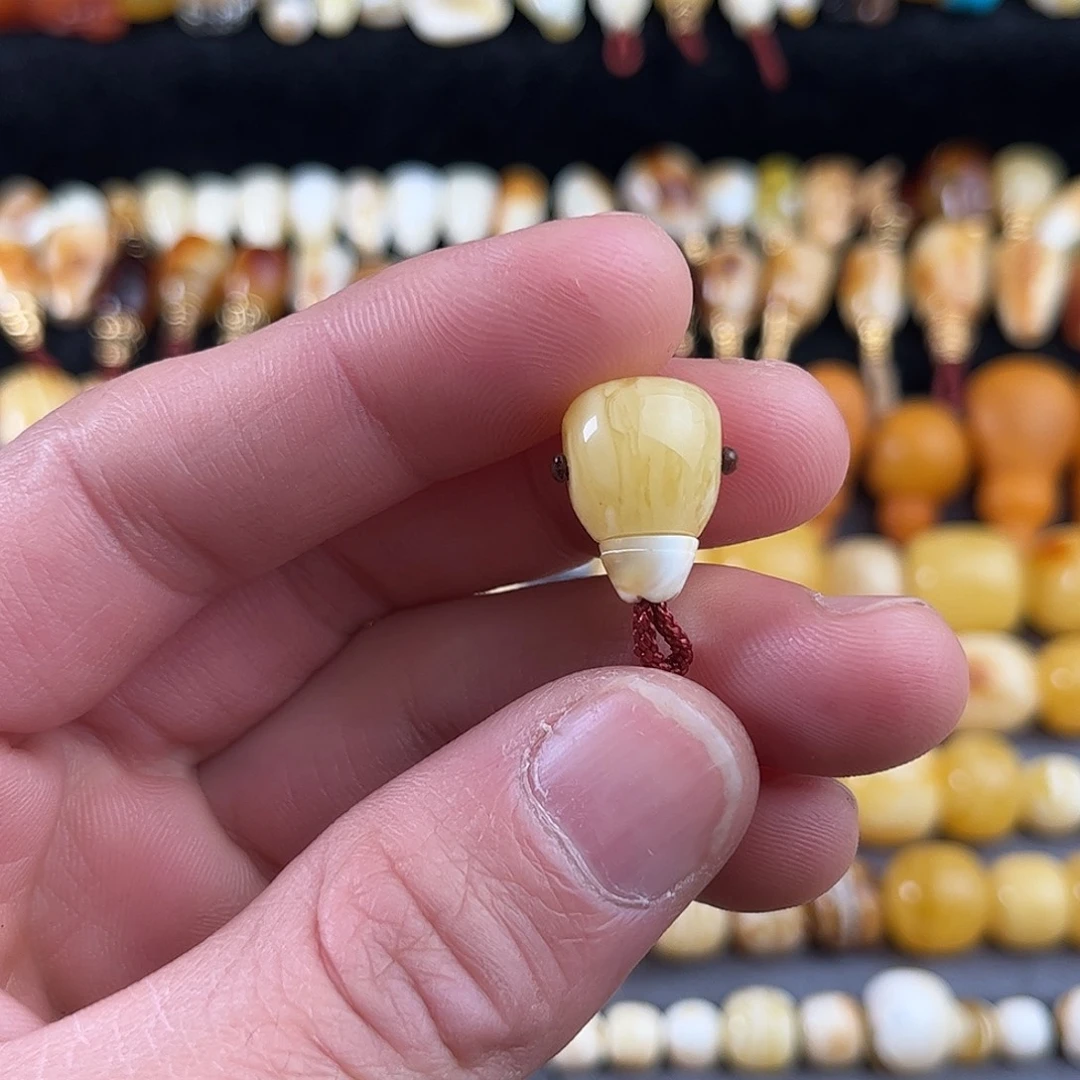 蜜蜡未镶嵌珠宝奇石