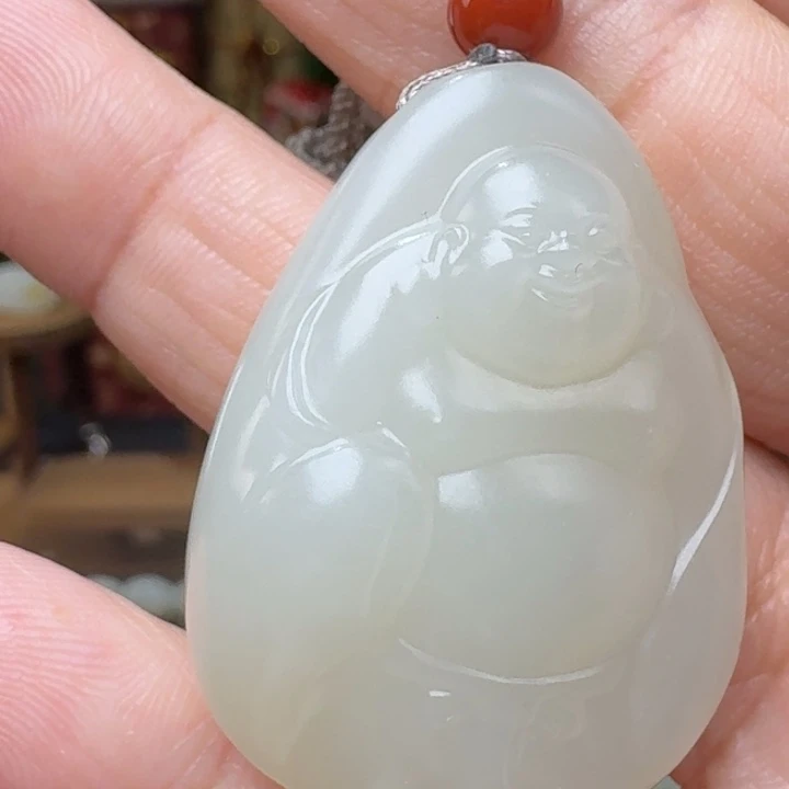 娘***子和田玉未镶嵌颈饰