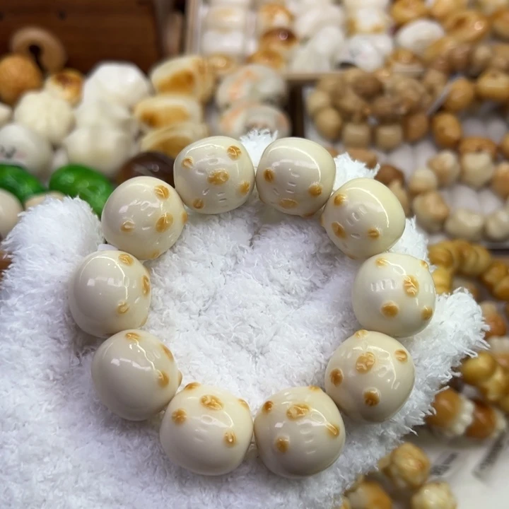 菩提根/象牙果把件57 象牙果原果雕刻炭烧卡皮巴拉全品