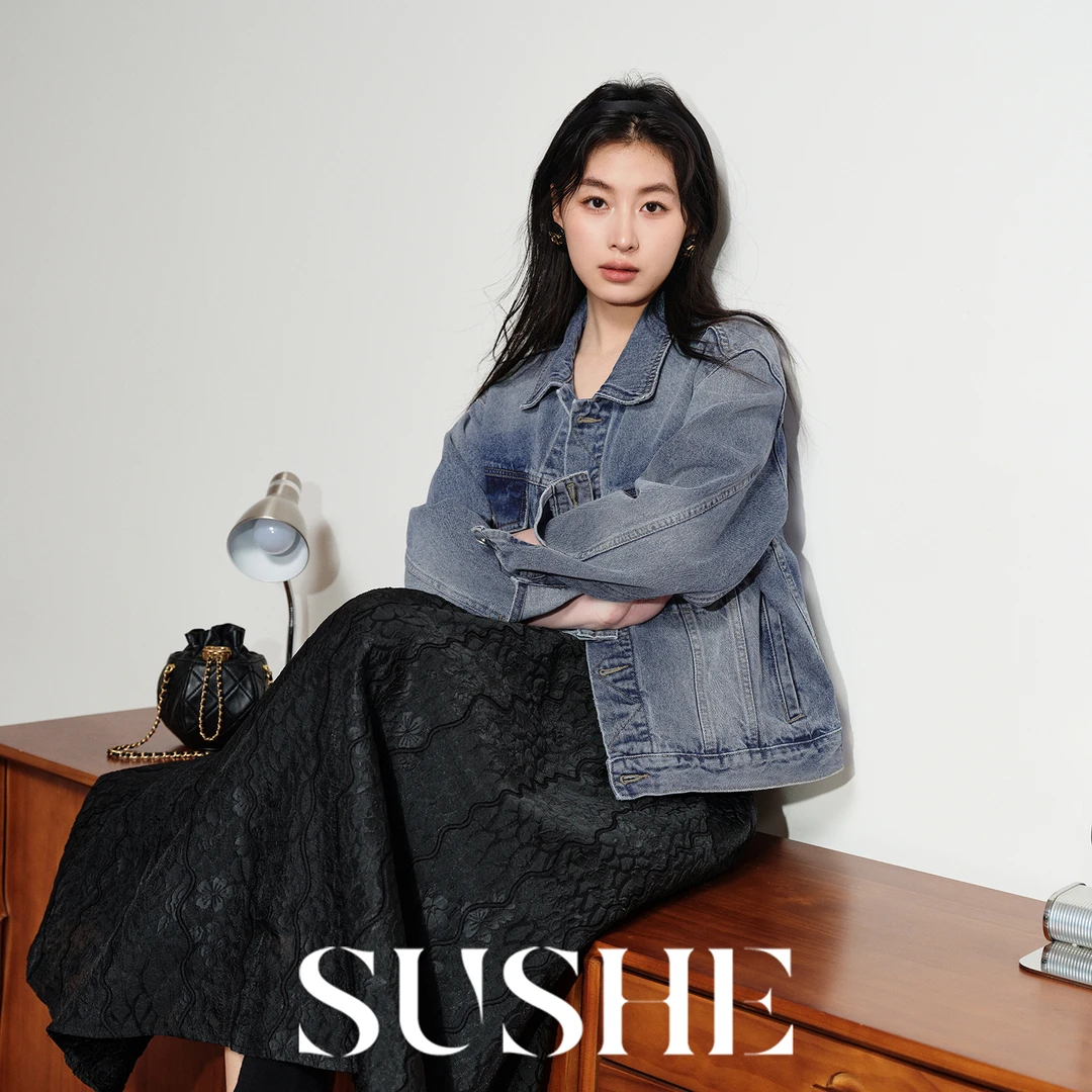 SUSHE舒适棉感春秋拼接锯齿车缝线装饰翻领牛仔外套女时尚洋气
