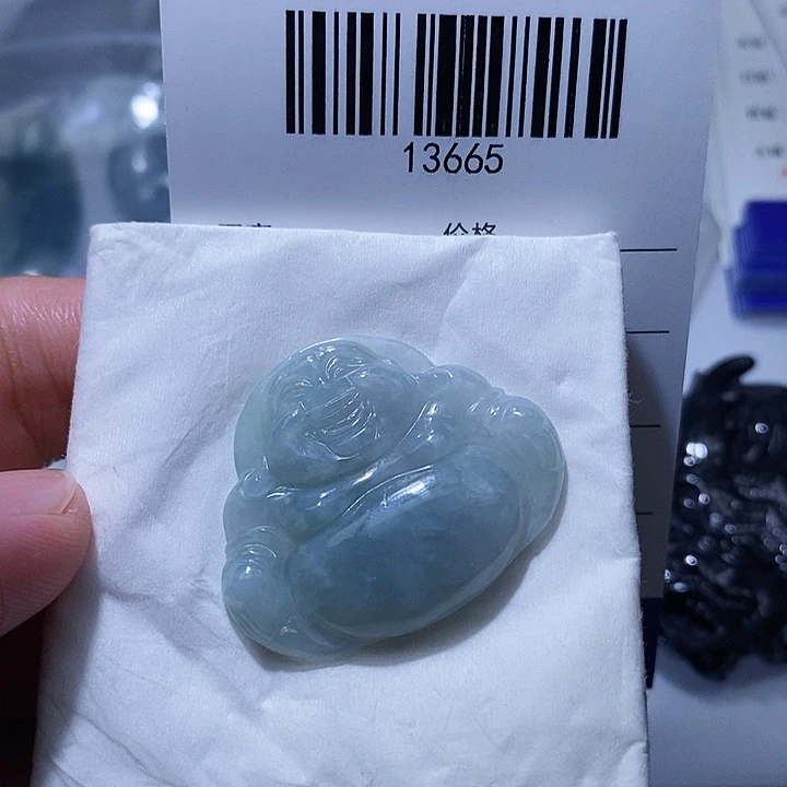 翡翠未镶嵌颈饰一