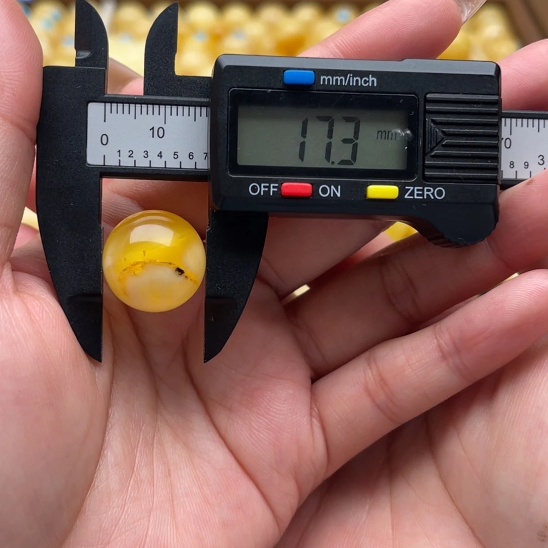 琥珀未镶嵌裸石蜜蜡圆珠微瑕笑
