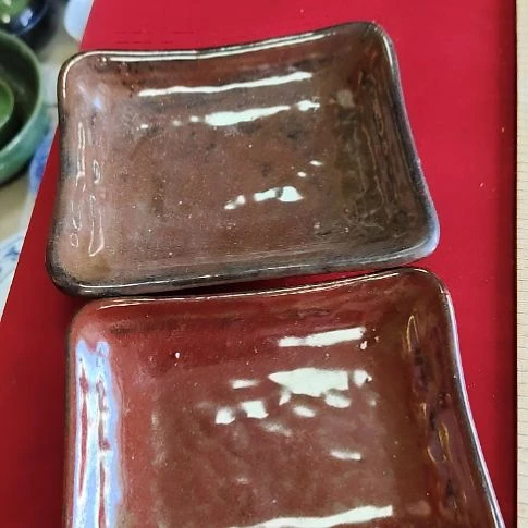 瓷片瓷片，各种摆件，均有瑕疵。沙锅！