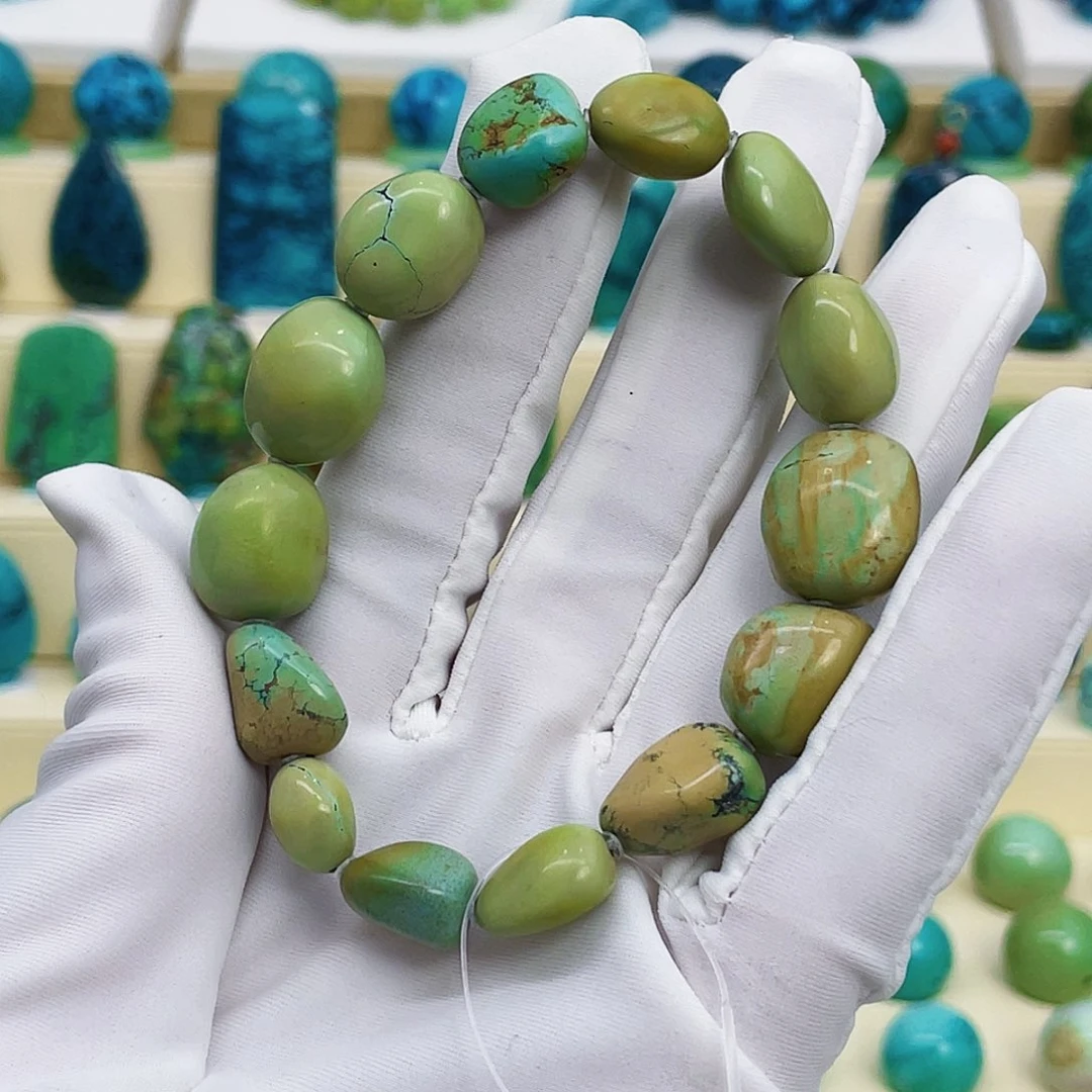 绿松石未镶嵌颈饰