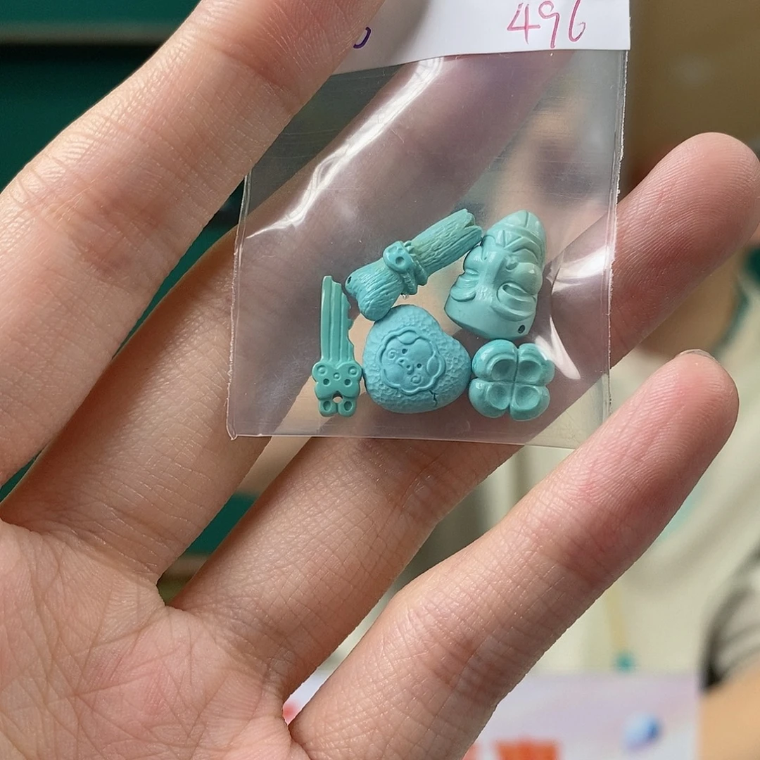 绿松石未镶嵌珠宝奇石