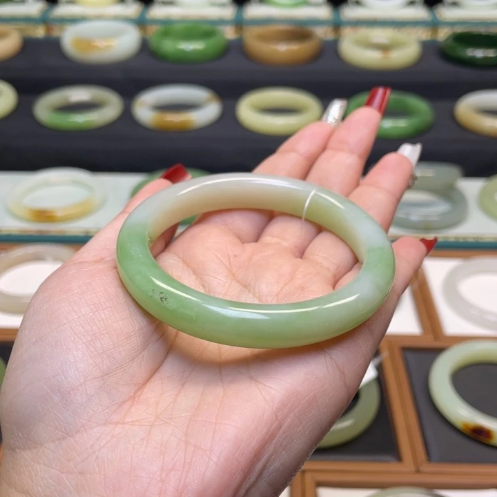 和田玉手镯未镶嵌56