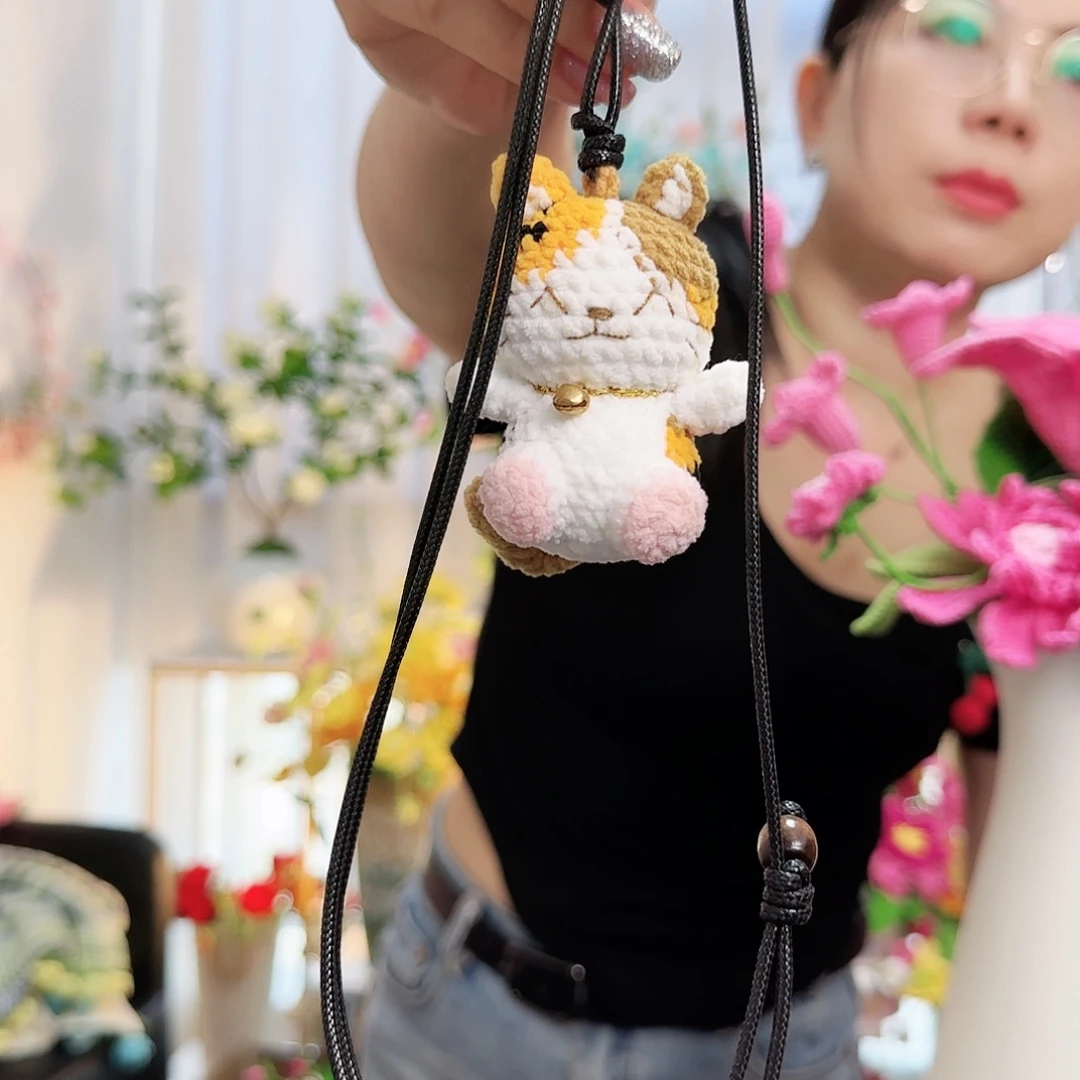 手工钩织小猫挂件