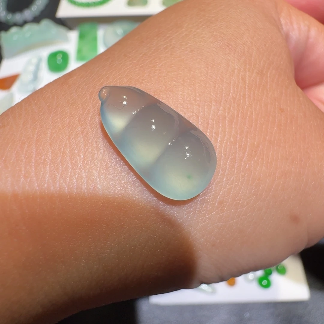 定制翡翠未镶嵌正冰起光福豆