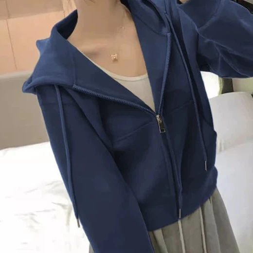 美式短款卫衣外套女秋秋款2024新款早秋薄正肩修身连帽拉链开衫