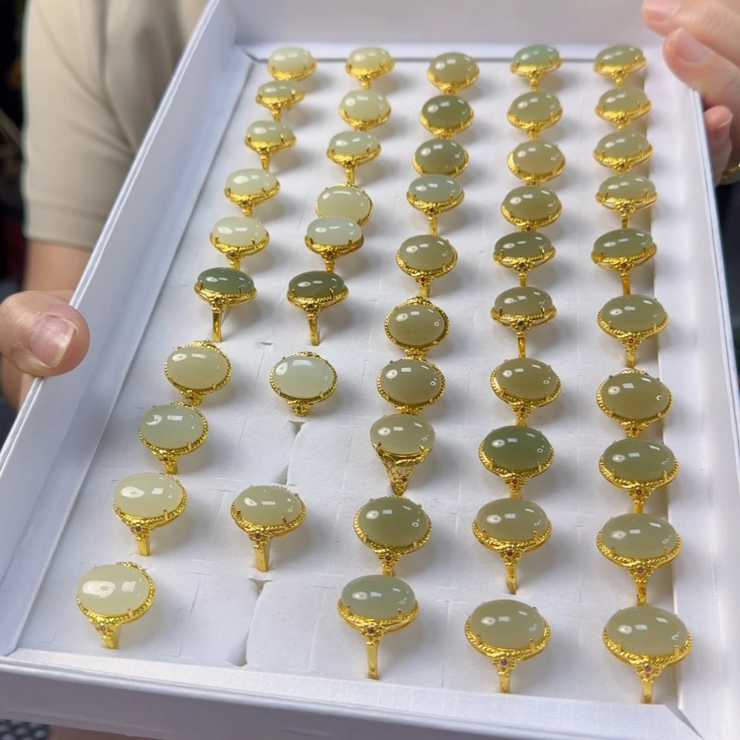 和田玉戒指合金发其一