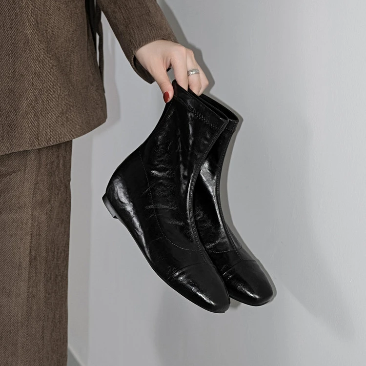 软底尖头瘦瘦靴短靴女鞋2025年时尚百搭秋冬季法式小踝靴子潮