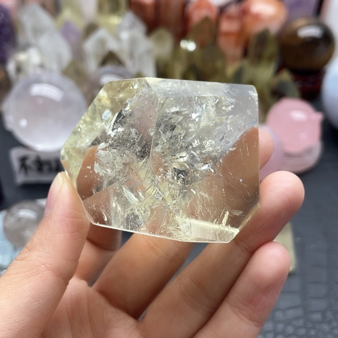 珠宝半成品水晶未镶嵌68黄随行