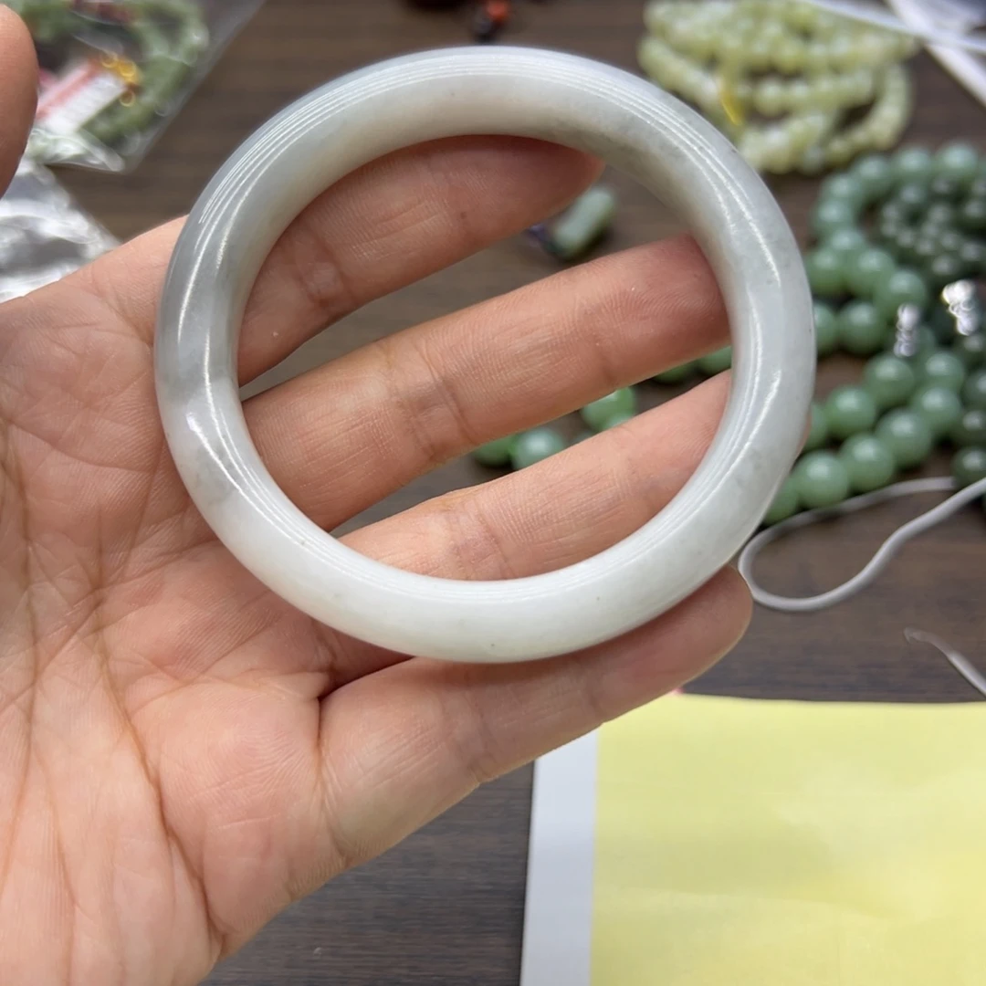 和田玉未镶嵌手镯58.1圈围928瑕