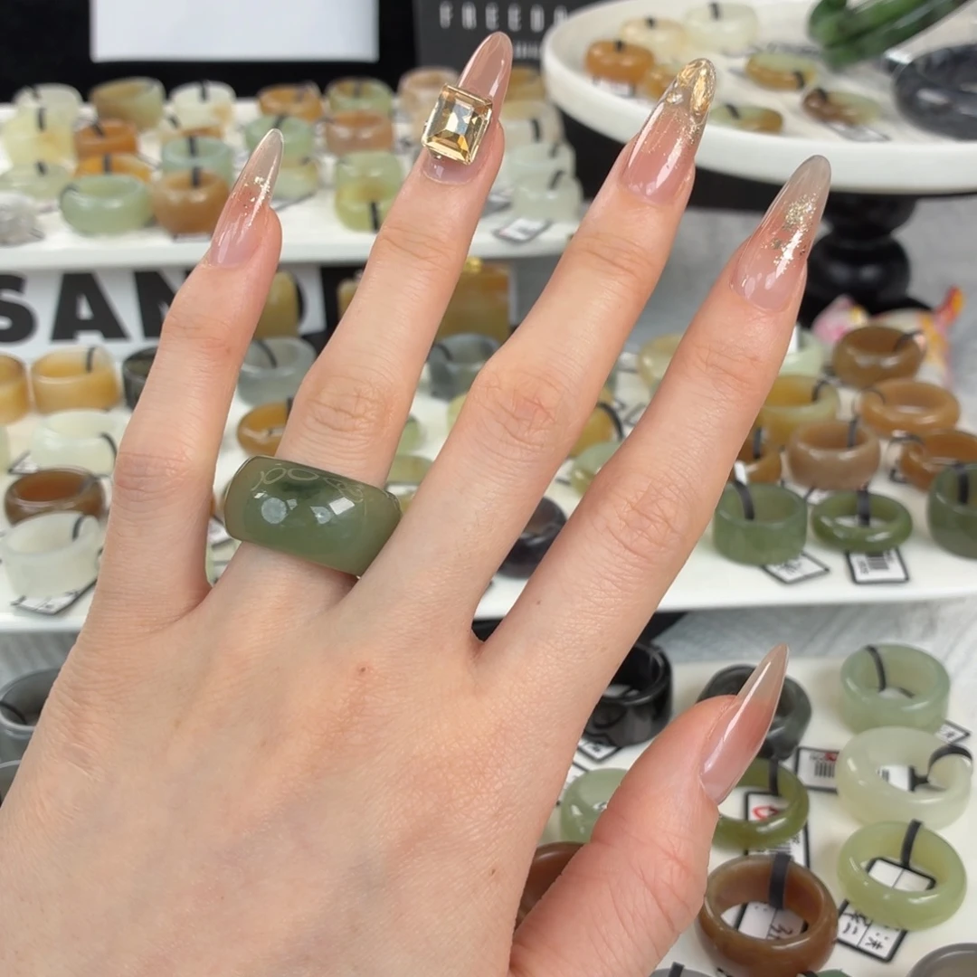 和田玉（糖玉）未镶嵌戒指z19果绿轮胎16.2不退换