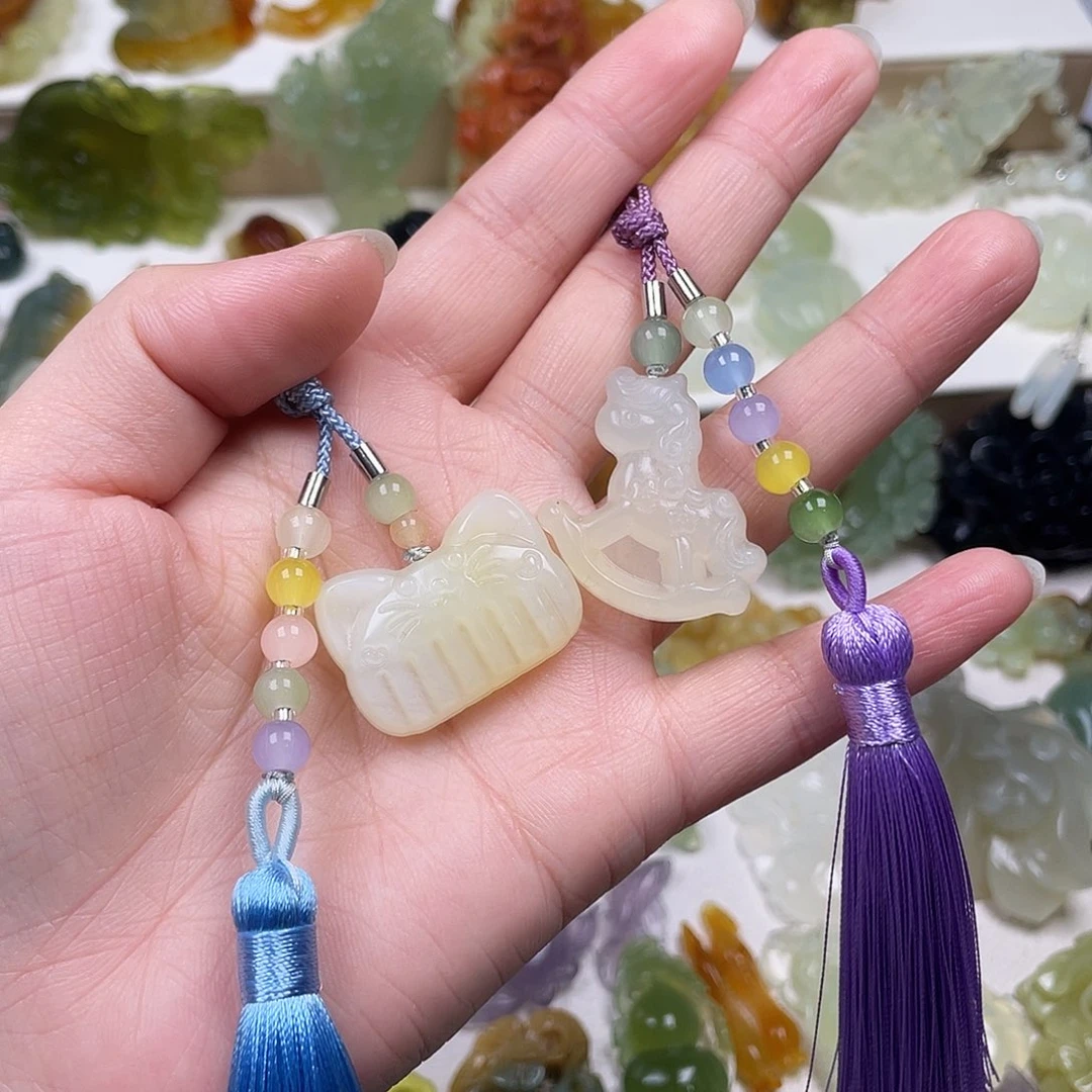 蛇纹石玉未镶嵌颈饰