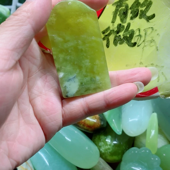 蛇纹石玉未镶嵌手把件