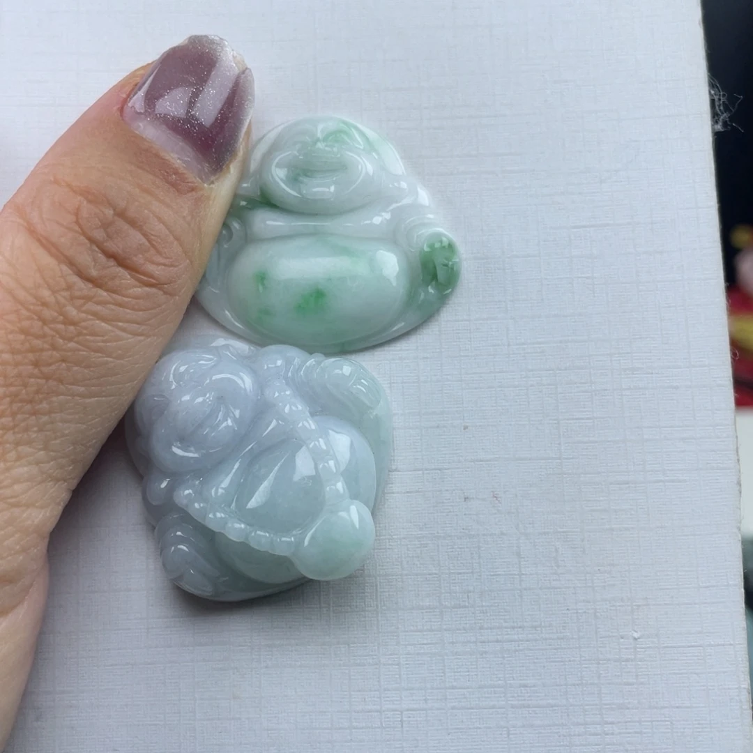 请***饼翡翠未镶嵌颈饰佛公