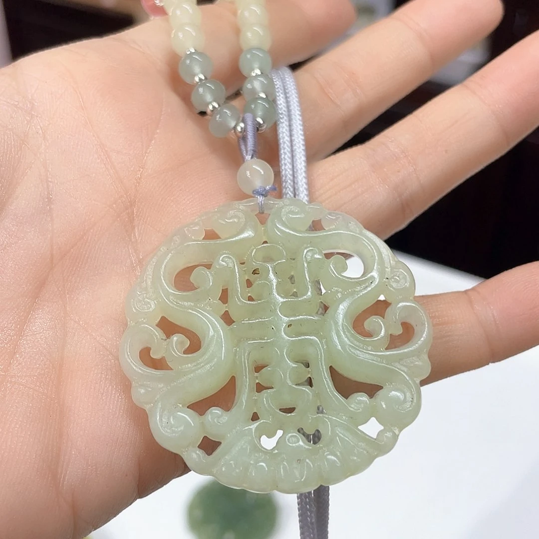 蛇纹石玉颈饰未镶嵌