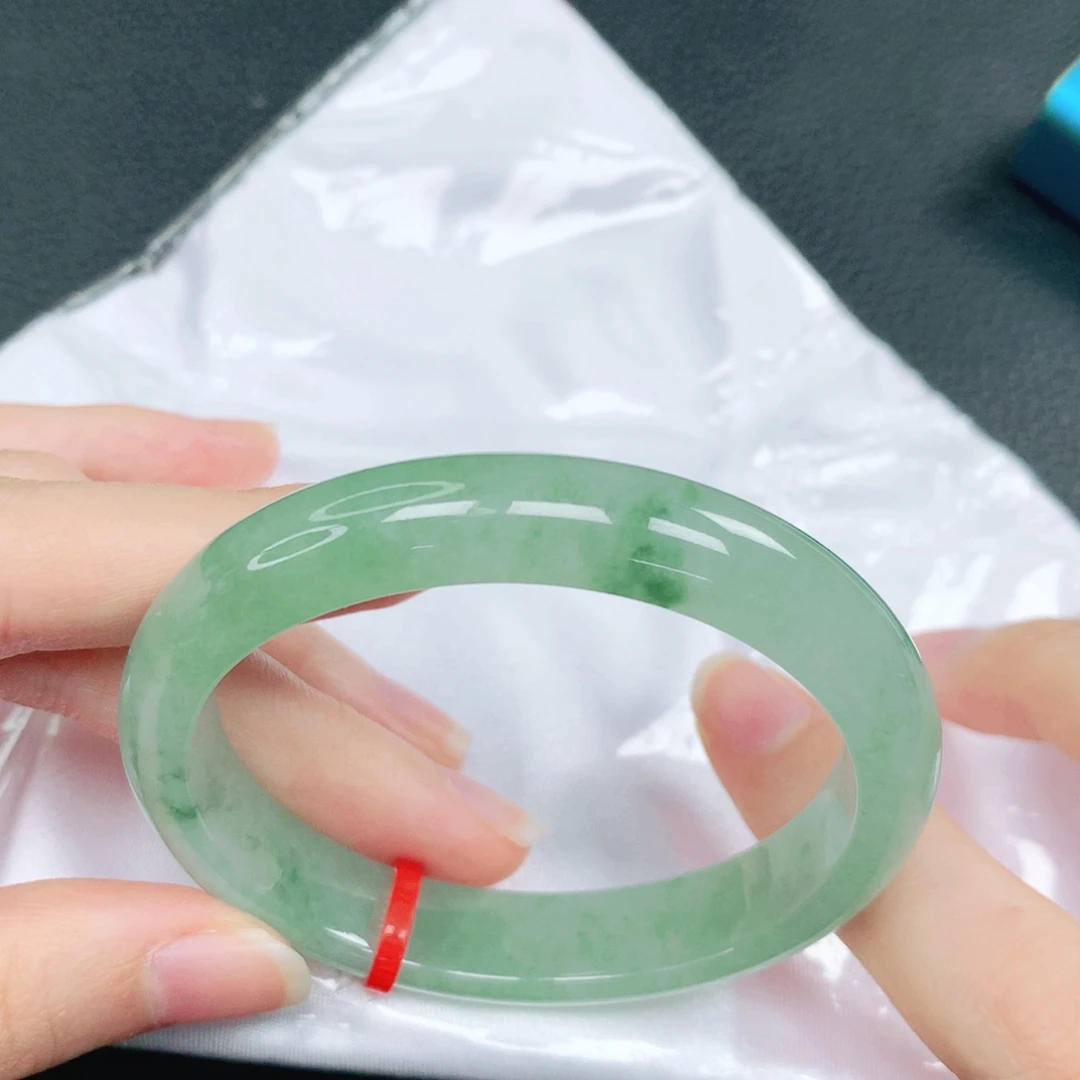 翡翠未镶嵌手镯53圈口贵妃