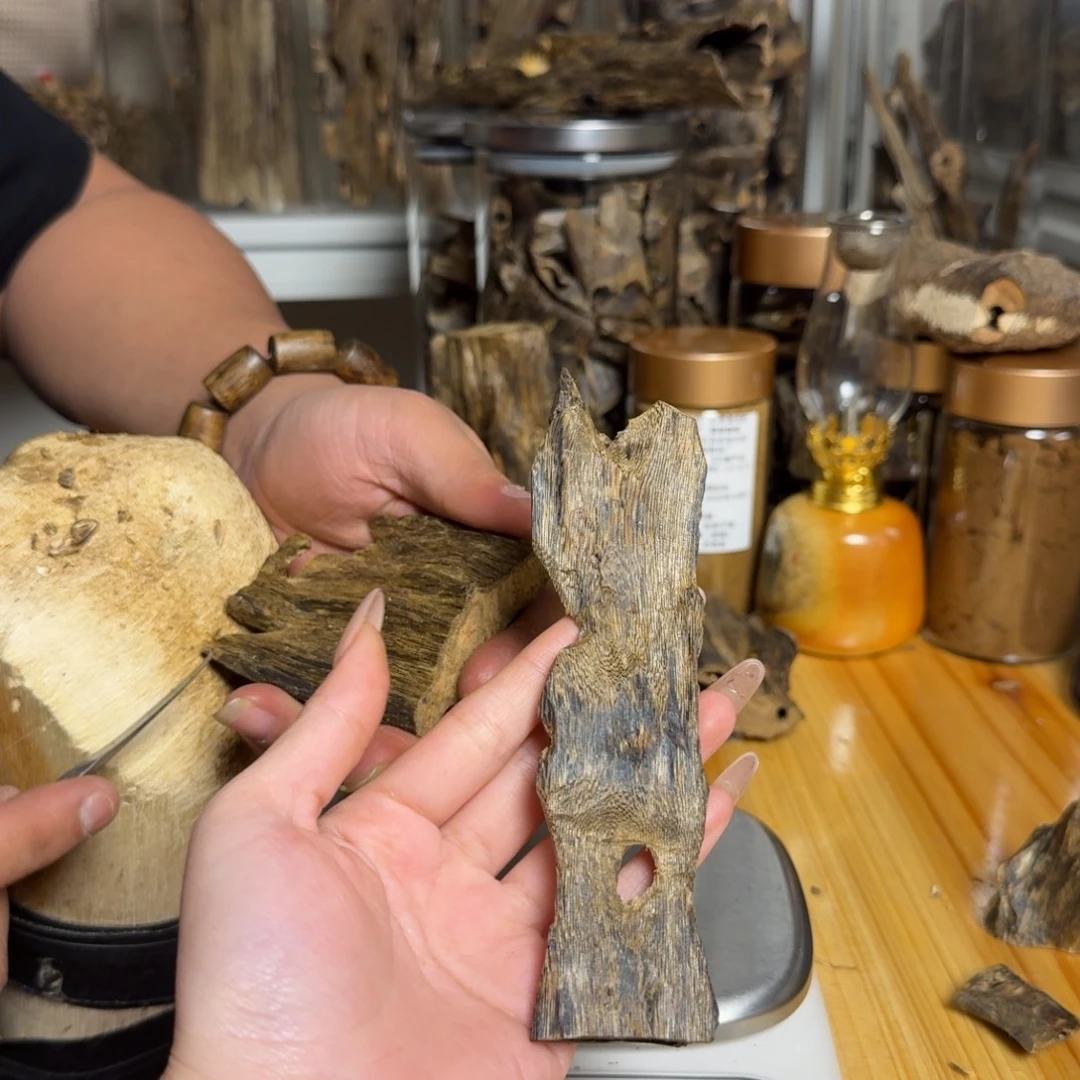 沉香绿奇虫漏27克