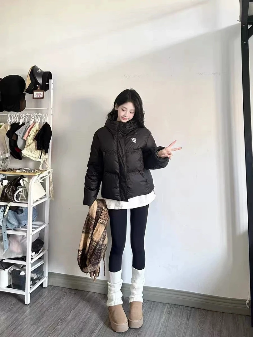 【伊娃的店】COD家 冬季保暖连帽短款鸭绒羽绒服！敲显瘦敲保暖！