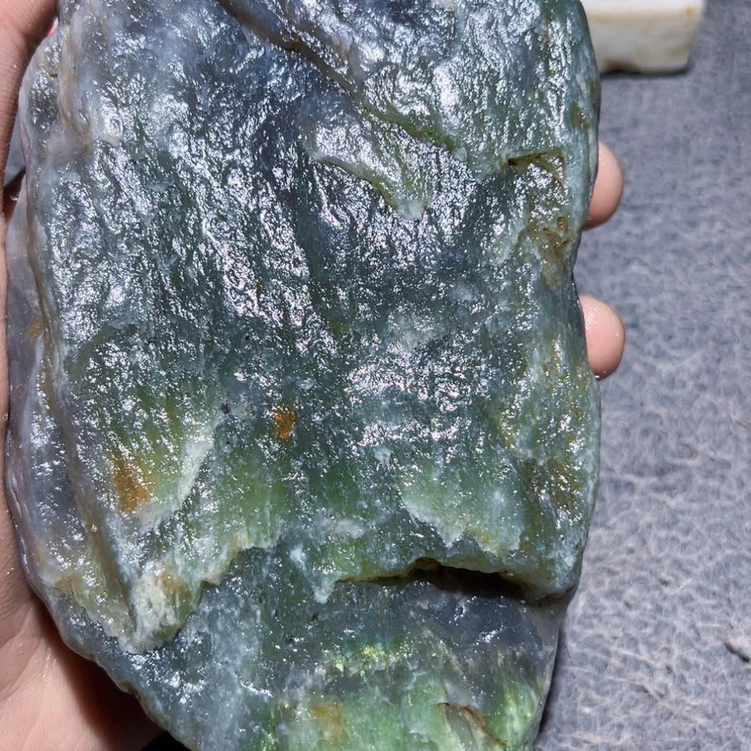 和田玉（糖玉）未镶嵌珠宝奇石