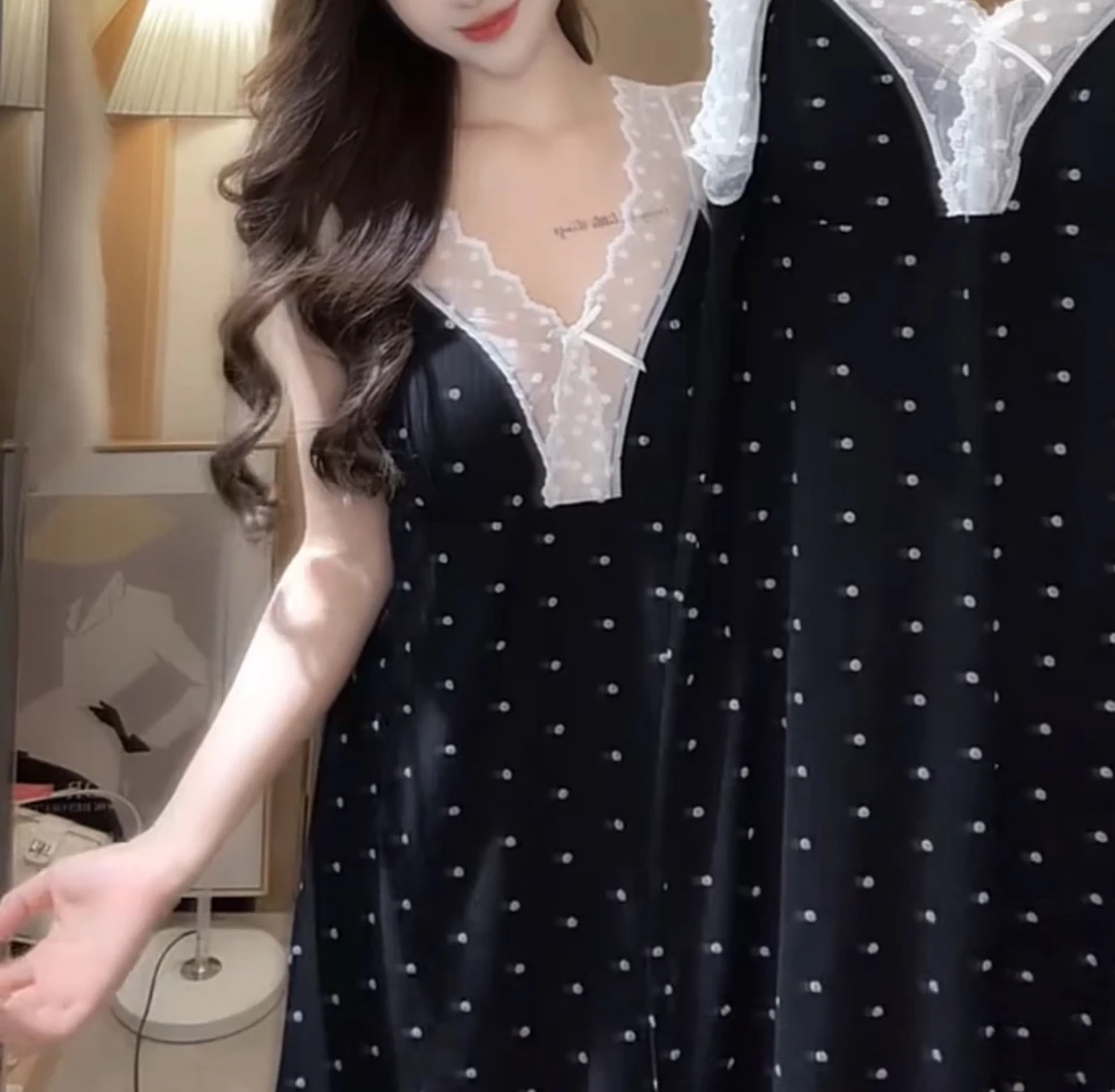 宽蕾丝肩V领拼接波点中长款睡裙