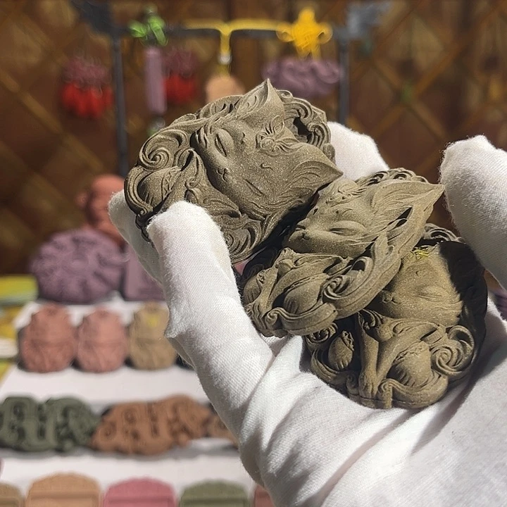 泥塑薄荷九尾狐脖挂，清凉感十足