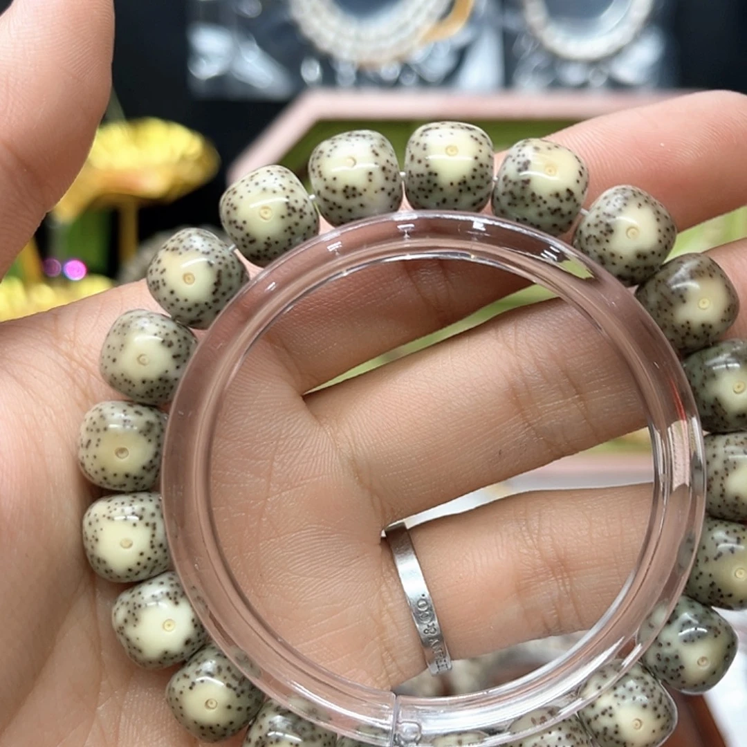 陈***猪吊坠星月菩提绿包白大尺寸