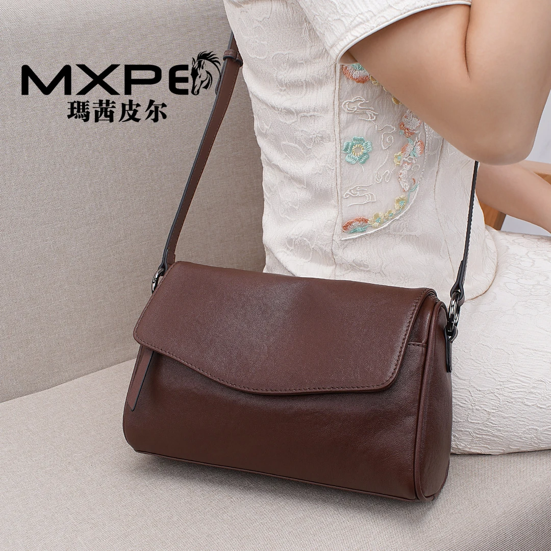 女士斜挎包2025秋冬新品经典百搭妈妈包时尚爆款翻盖真皮单肩女包