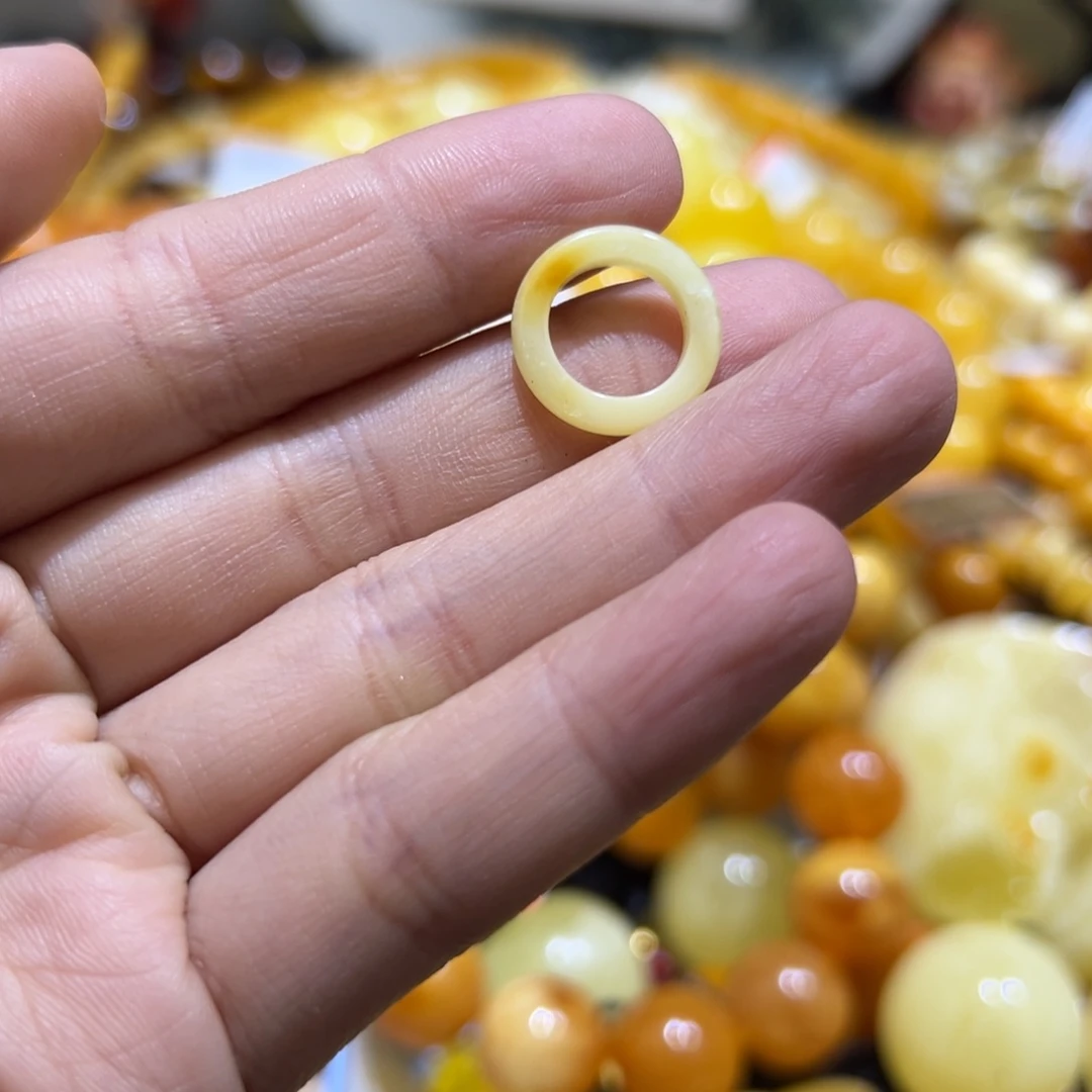 琥珀珠宝奇石未镶嵌