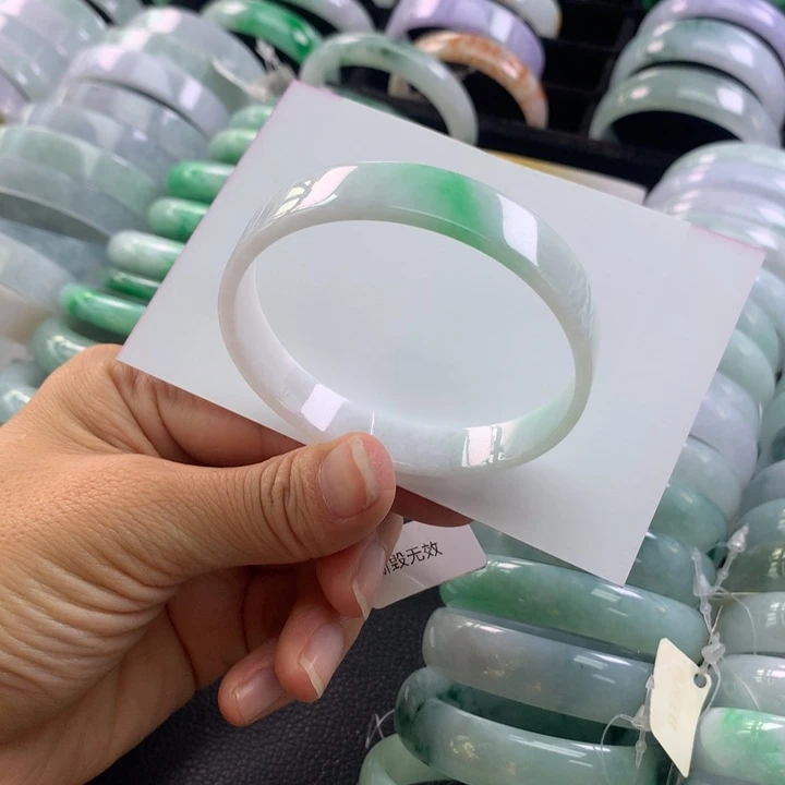 翡翠未镶嵌手镯方镯53+