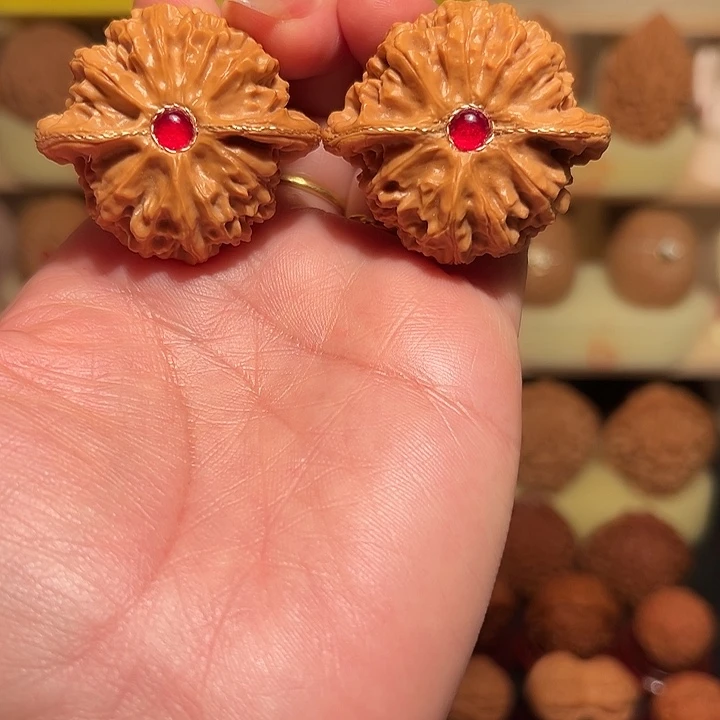 桃核把件静**开精品核桃