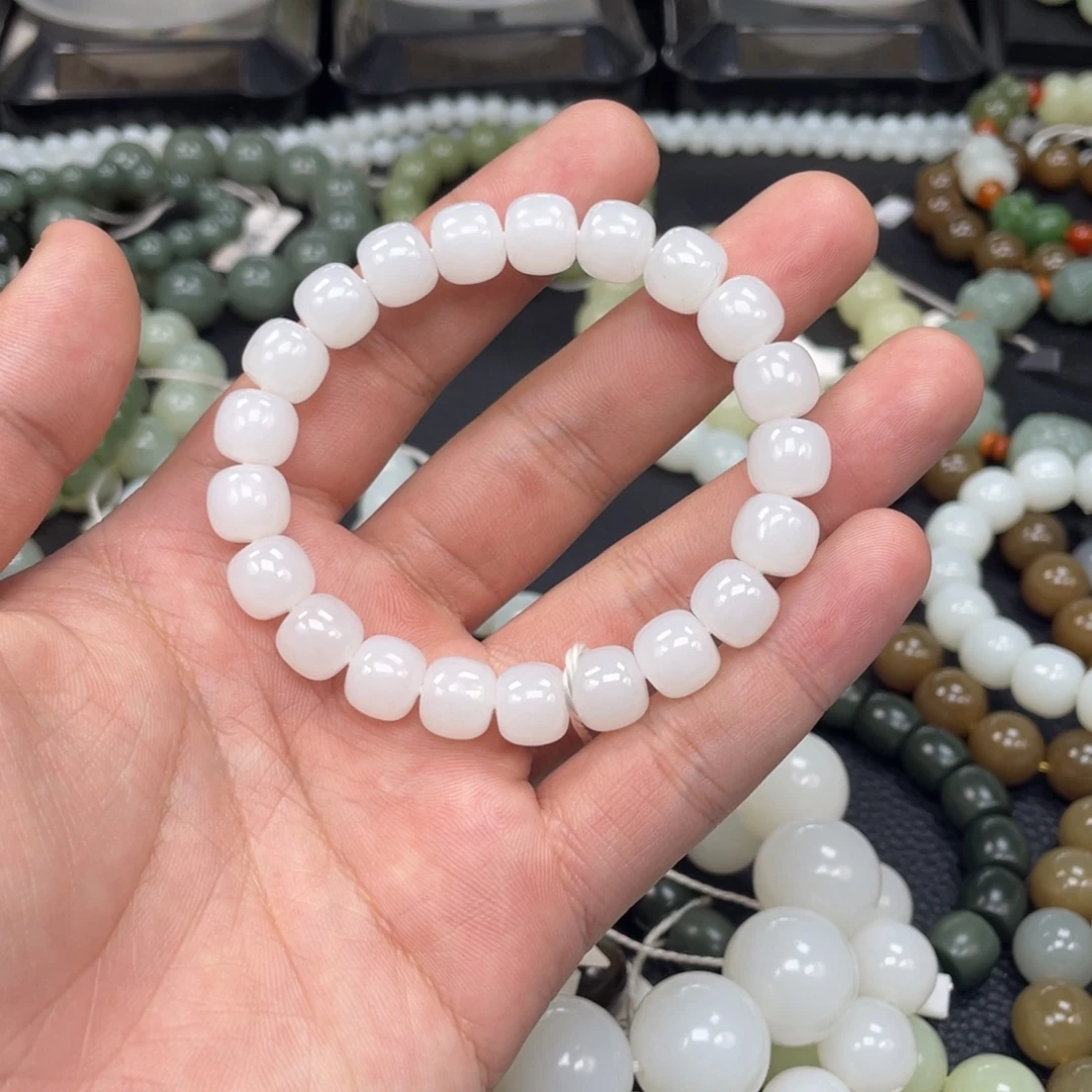 L***9和田玉未镶嵌手链