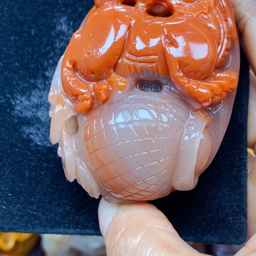 石英质玉（黄龙玉）未镶嵌颈饰
