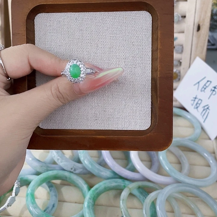 翡翠未镶嵌颈饰天然翡翠Ａ货