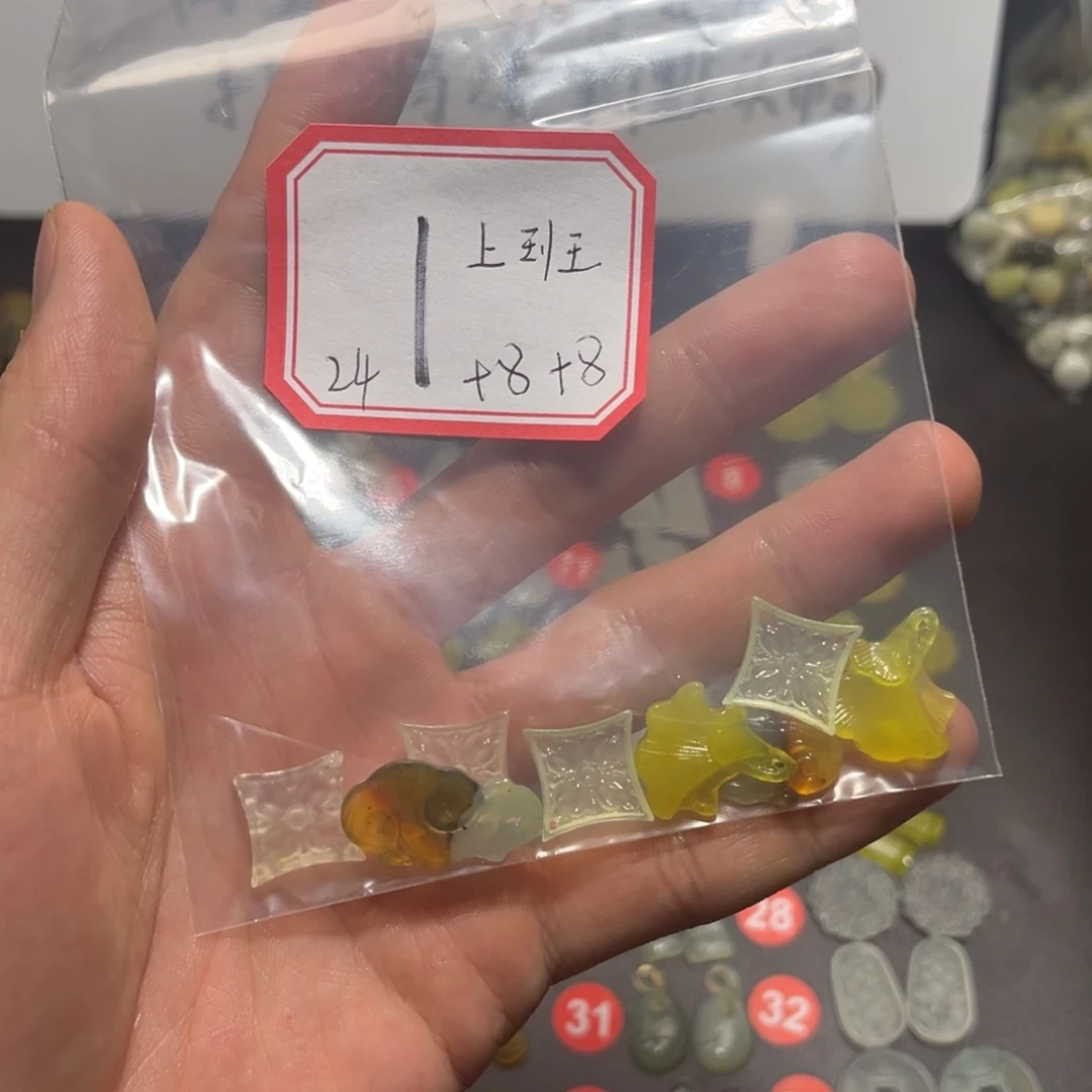 上***子蛇纹石玉合金颈饰
