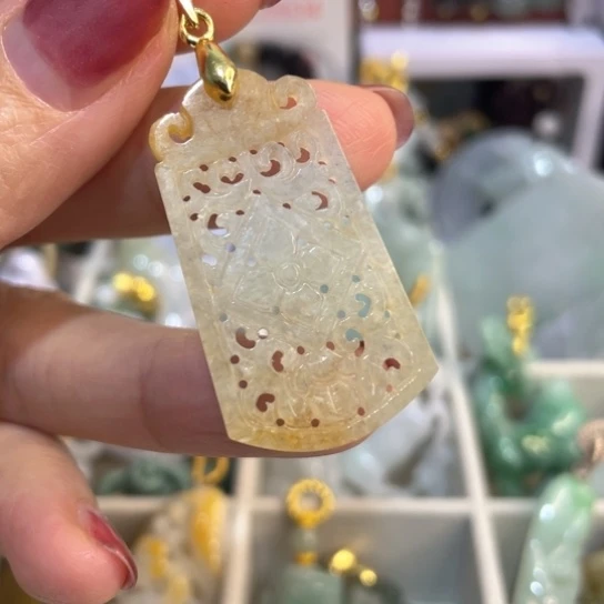 翡翠未镶嵌颈饰天然黄翡吊坠