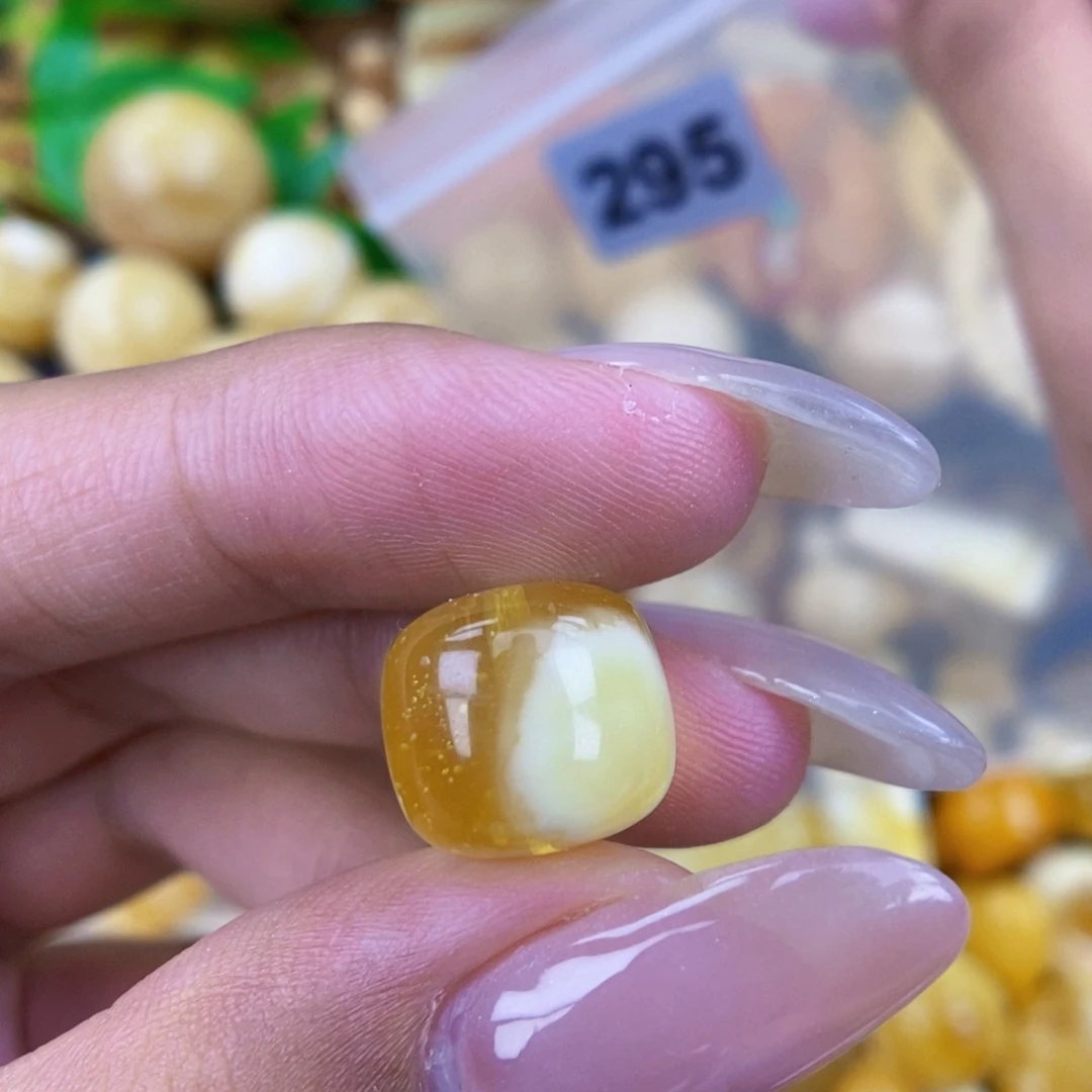 未镶嵌琥珀珠宝奇石12.5