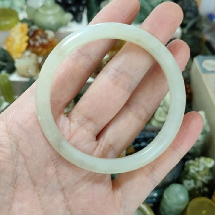 未镶嵌岫玉55口径手镯