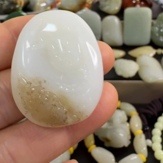 和田玉（糖玉）未镶嵌颈饰