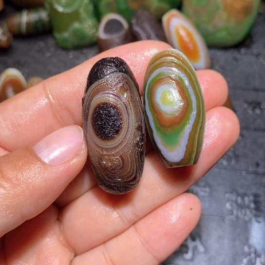 石英质玉珠宝半成品未镶嵌月****莫