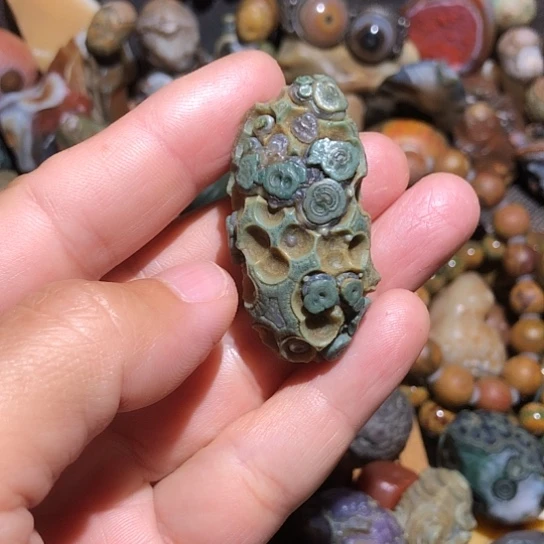 石材蒙古浮雕眼睛石原石