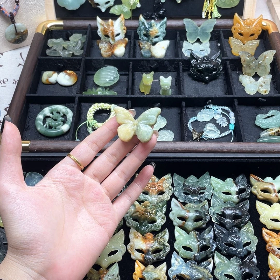 未镶嵌蛇纹石玉颈饰福利