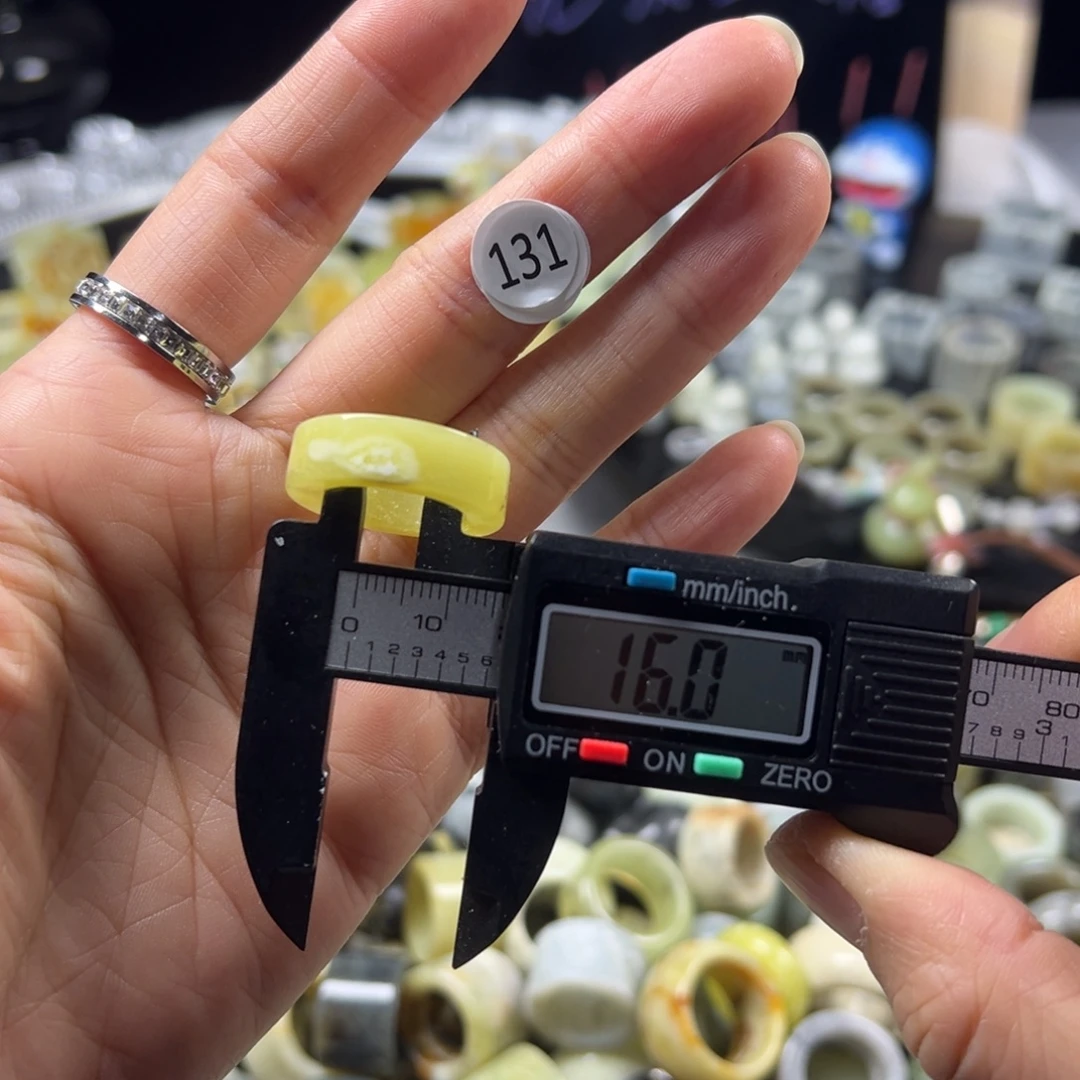 蛇纹石玉未镶嵌戒指