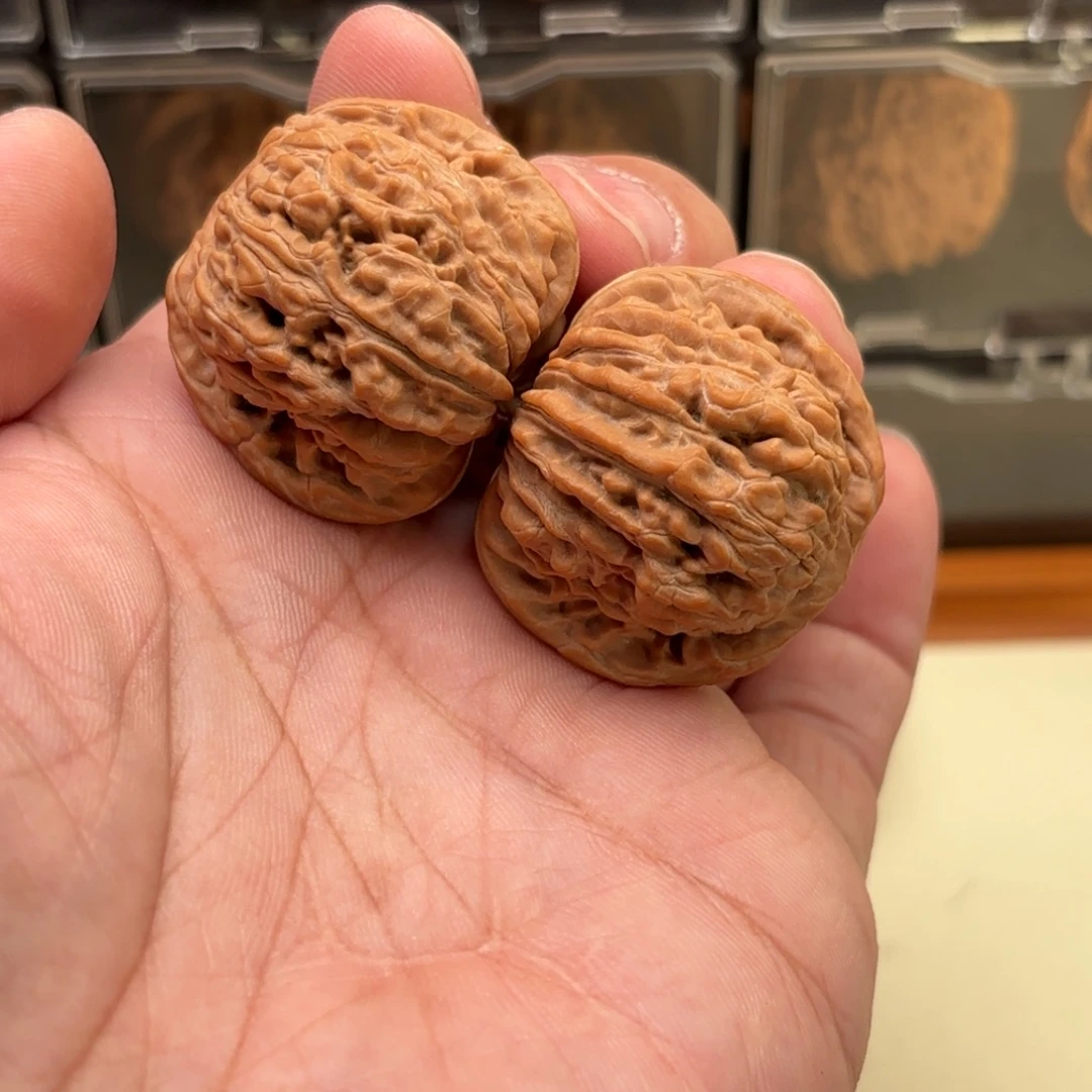 9***%文玩核桃把件四座楼狮子头
